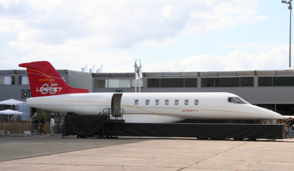 Bombardier Learjet 85