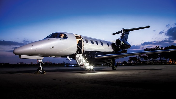 Внутри бизнес-джета