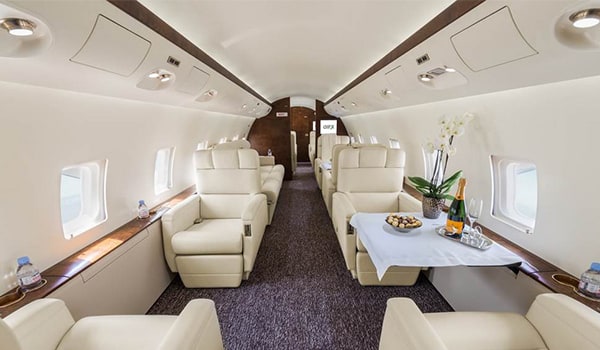 Bombardier Challenger 850