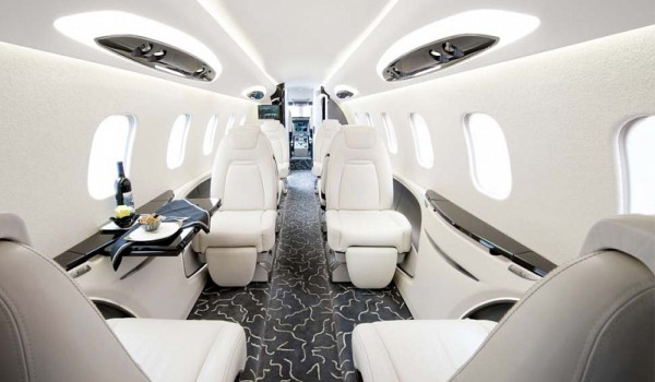 Bombardier Learjet 85