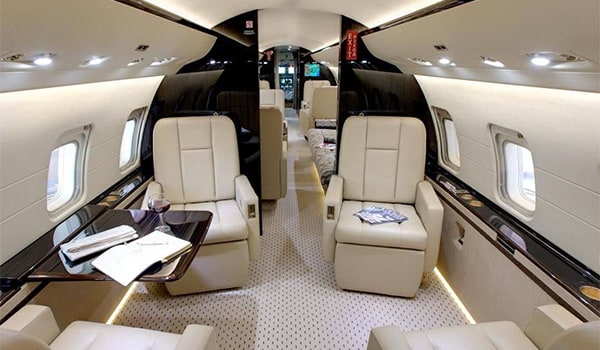 Bombardier Challenger 850