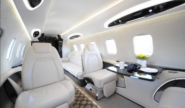 Bombardier Learjet 85