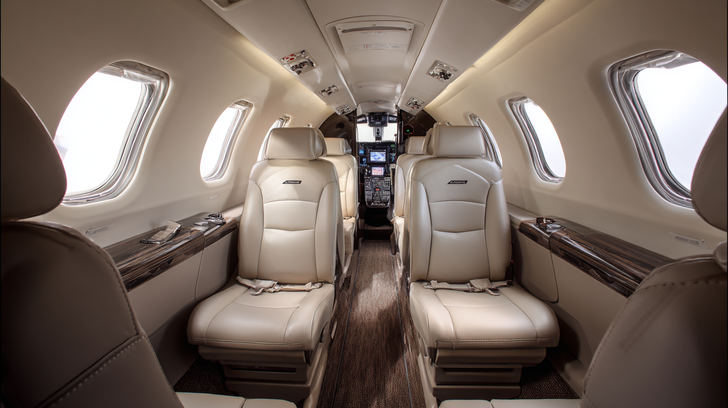 Внутри бизнес-джета